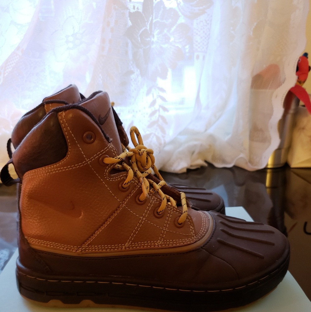 Nike Woodside 2 High ACG  boots